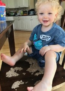 summer activities for preschoolers and toddlers at home- kinetic sand 